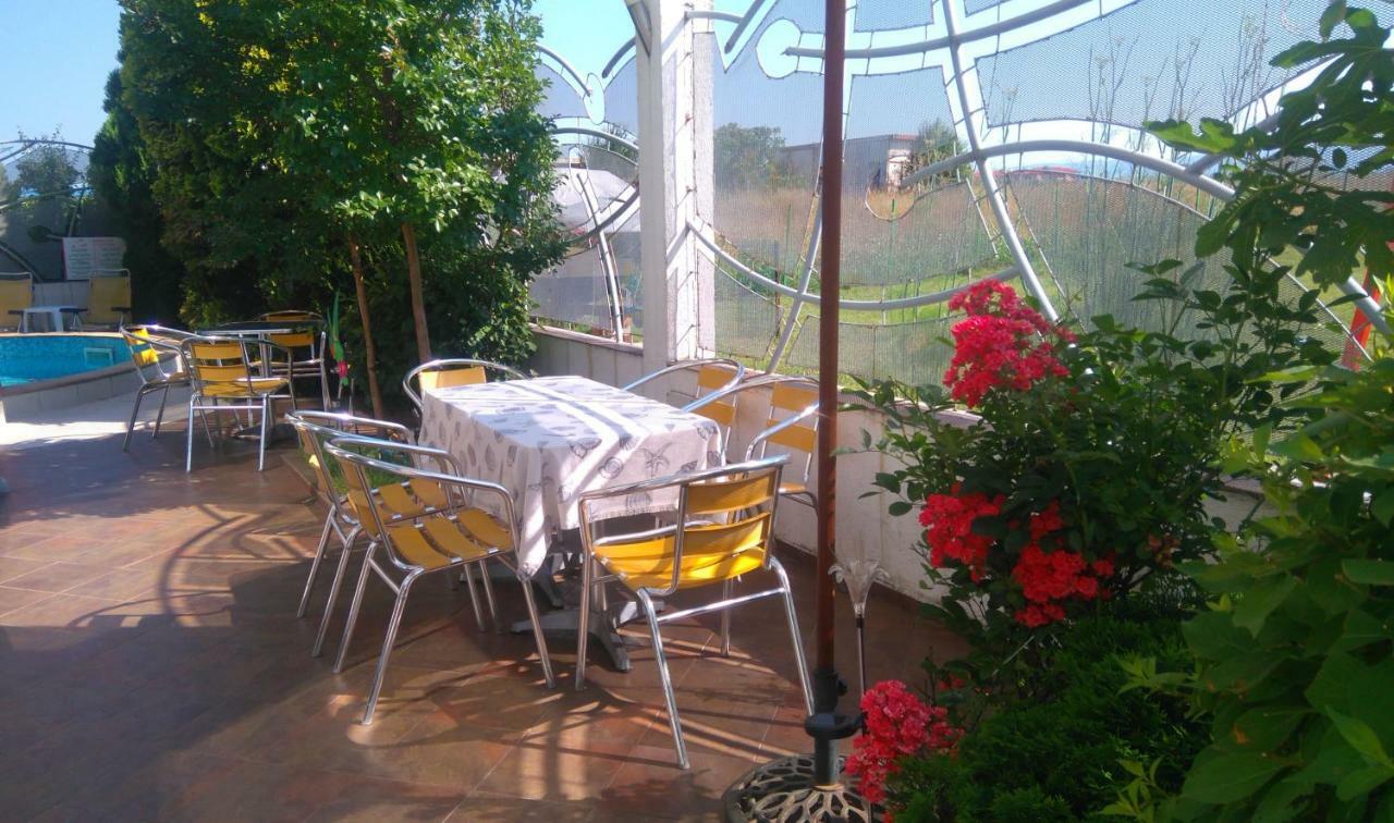 Fresh Family Hotel Равда Екстер'єр фото