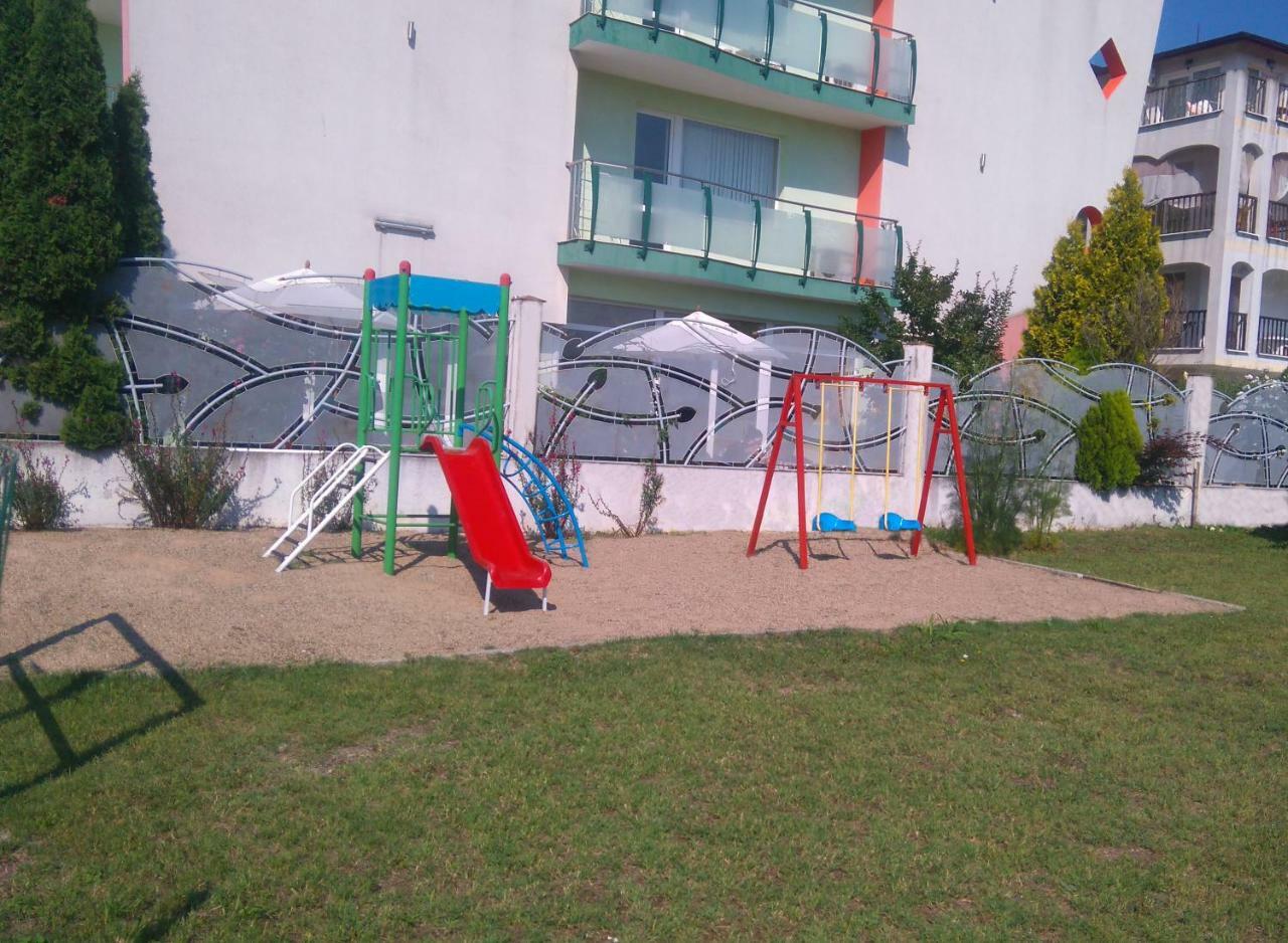 Fresh Family Hotel Равда Екстер'єр фото